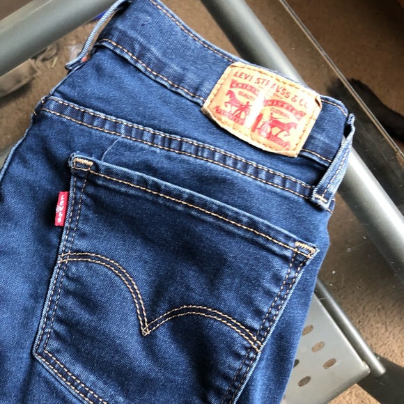 Levi Super Skinny Jeans - Picture 1 of 6